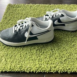 black and white air force one